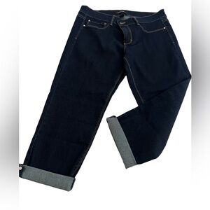 White House Black Market Skinny Crop Size Medium NEW With tags